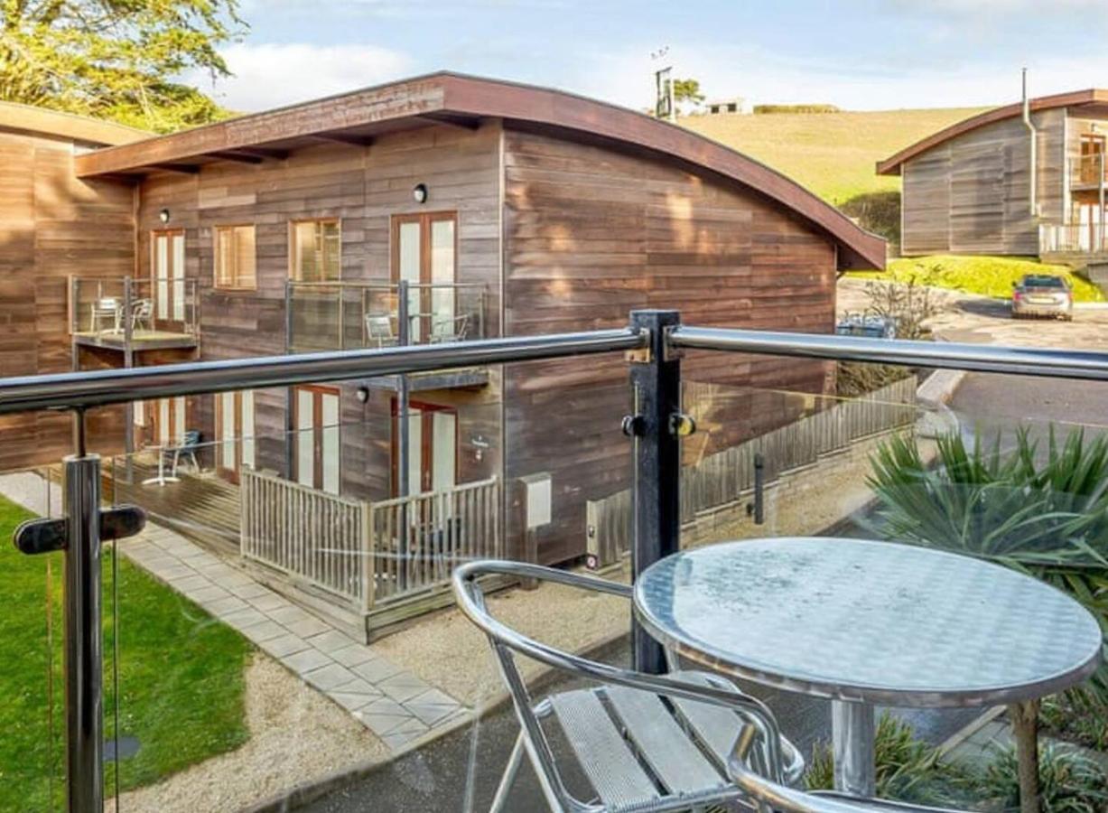 House 6 Goldcroft - Walk To Beach & Village, Pet-Friendly & Hottub Porthtowan Bagian luar foto